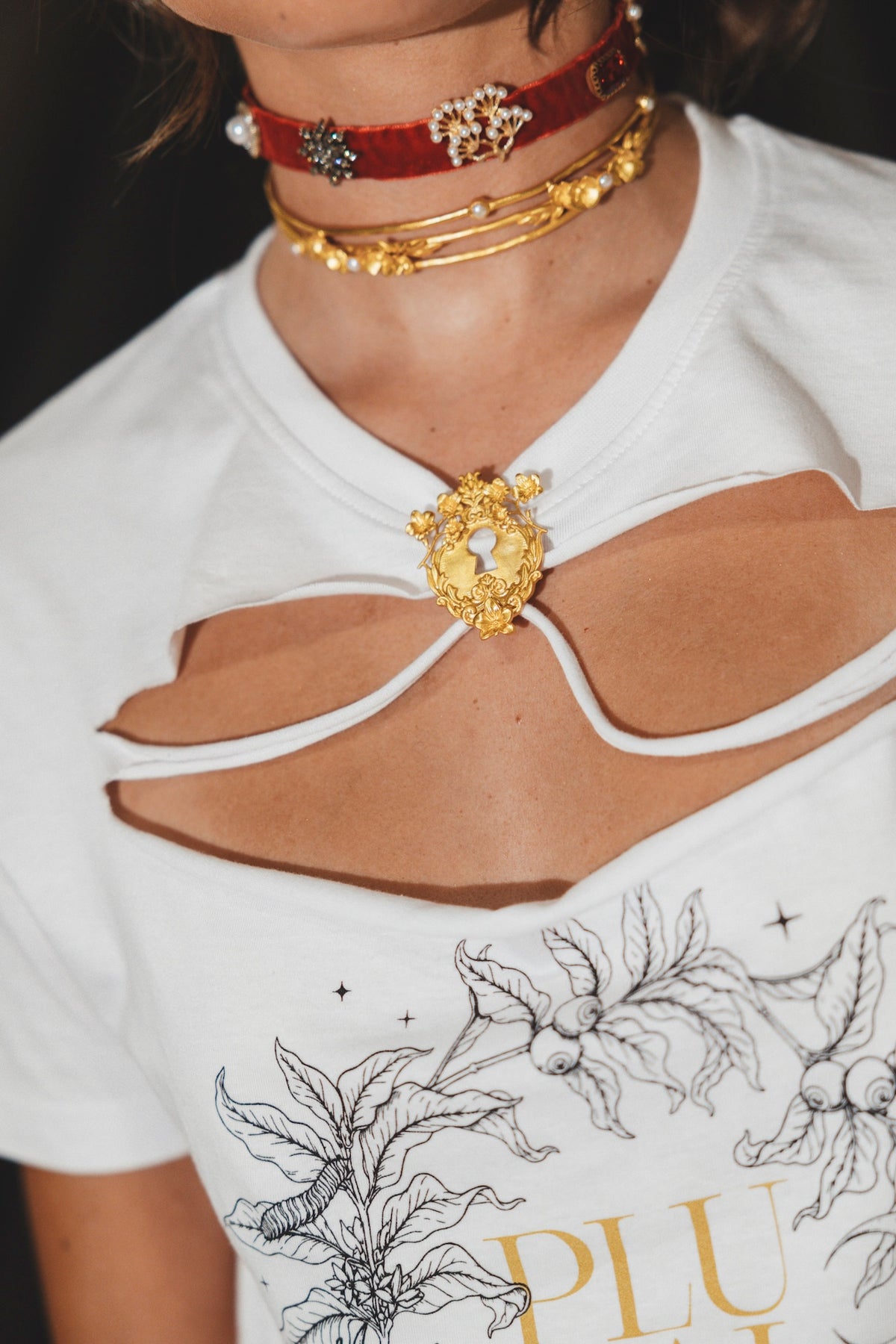 Pregadeira e Choker Plural