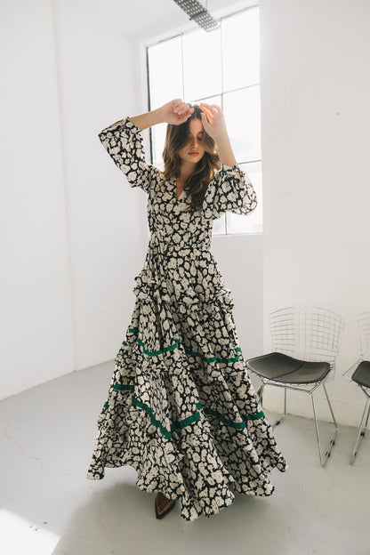 Queen Lathyrus Dress